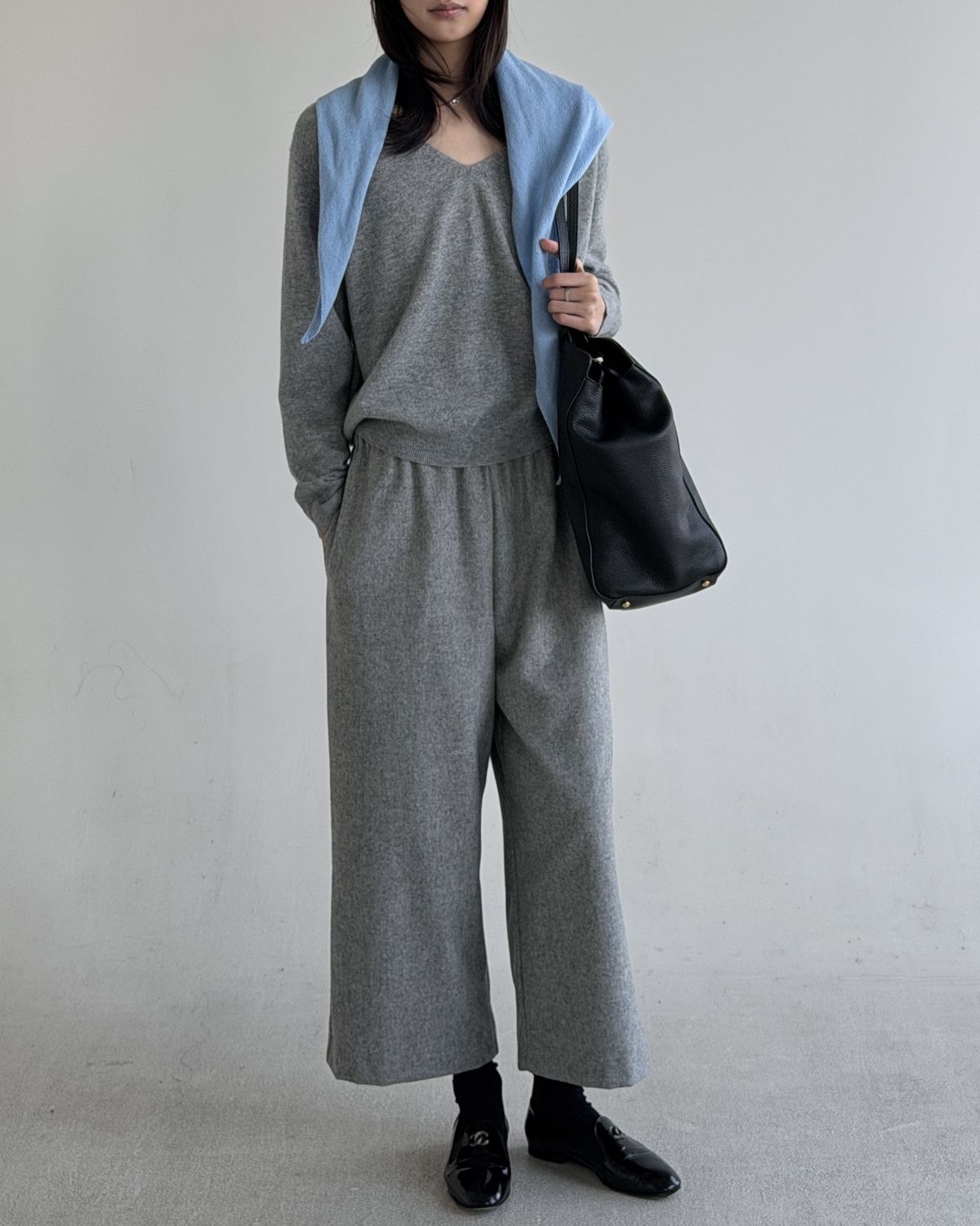 HONG — grey knit set
